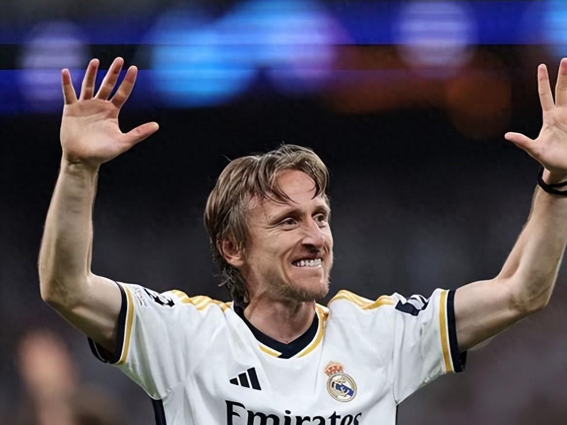 包含塞尔塔克服困难，球队成功获得关键胜利的词条