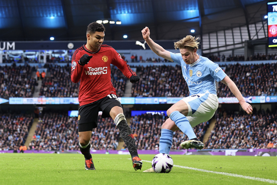 包含曼联前场三叉戟齐飞，客场大胜萨格勒布迪纳摩的词条