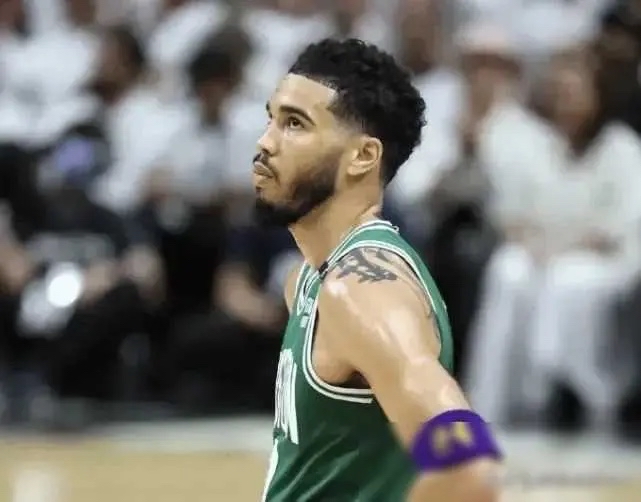 凯尔特人逆转老鹰，重回前四