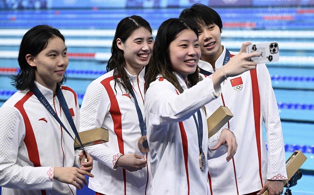 法国队伍凭借默契合作，斩获奖牌的简单介绍